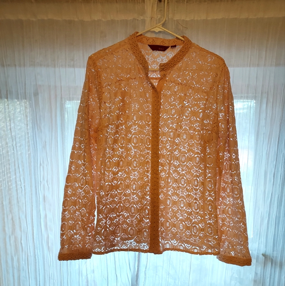 NWOT-G.I.L.I Lace Snap Down Top - in Blush -Large